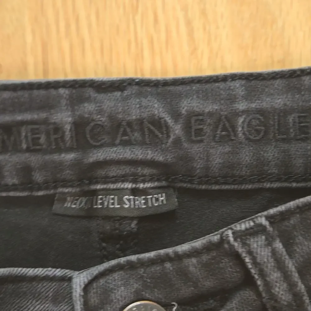American Eagle Hi-Rise Shortie Black Distressed Denim Shorts Size 00